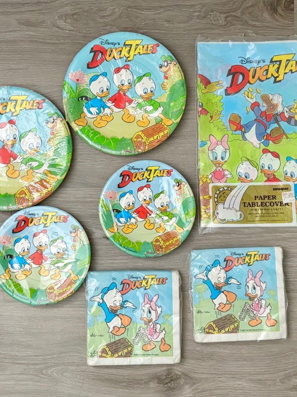 VINTAGE New 1980's Disney Ducktales Party Supplies Plates Napkins Tablecloth SET